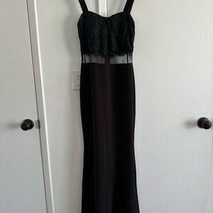 Windsor Black Sleeveless Spaghetti Strap Gown